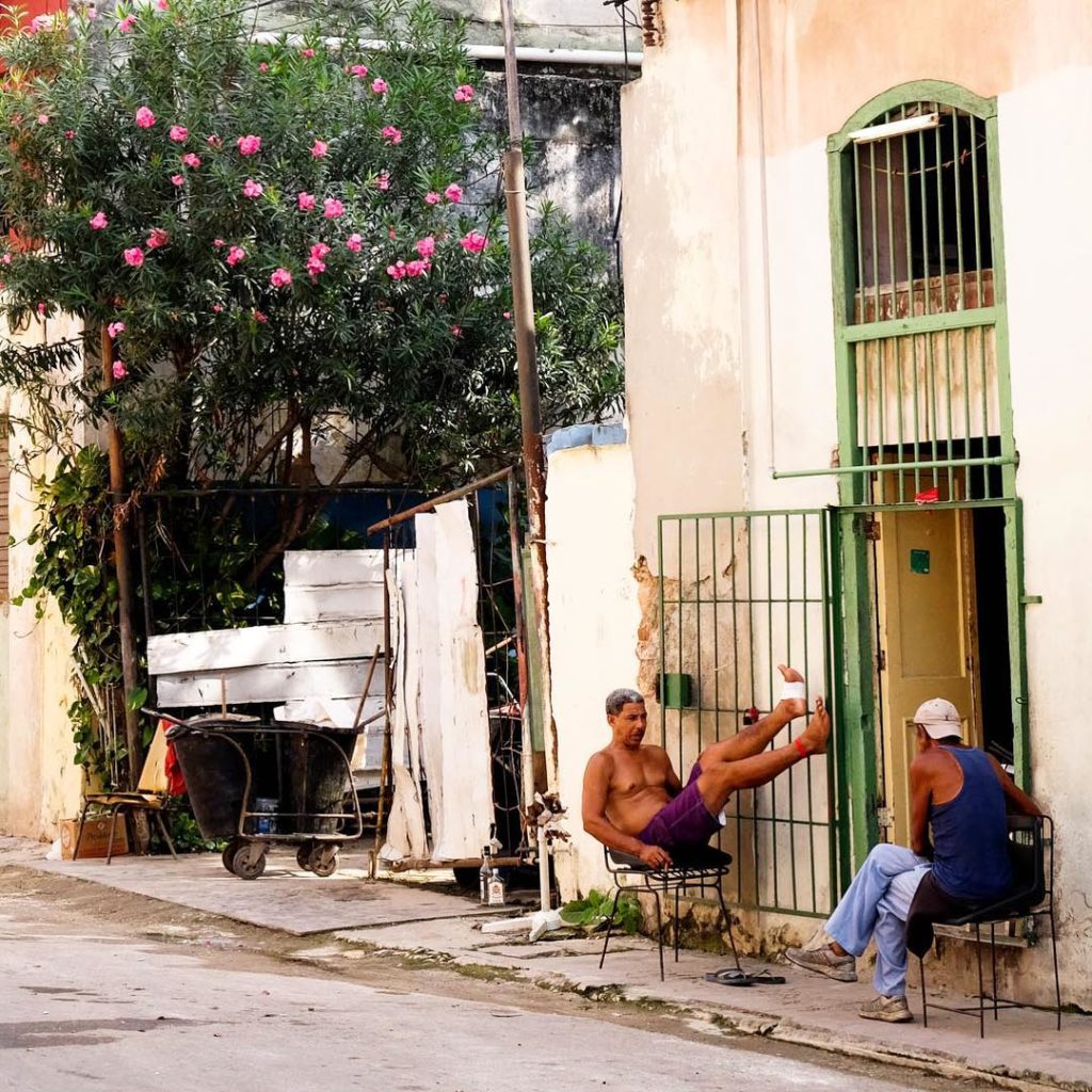 @thehorticult: During our recent trip to Havana we saw so many residents just pull up chairs on…