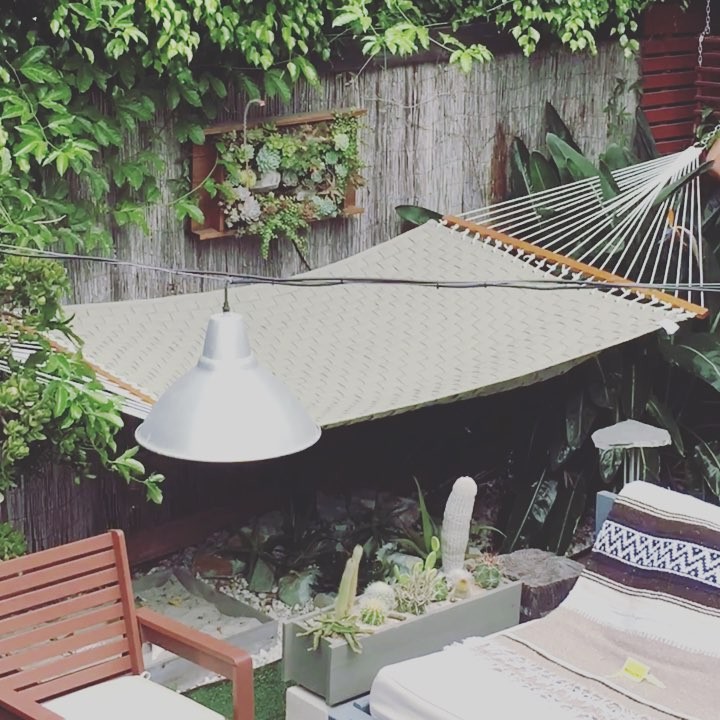 @thehorticult: After 8 years it was finally time to replace the garden hammock After looking at…