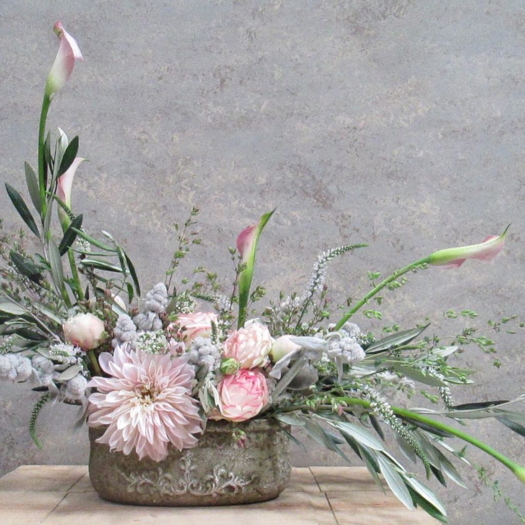 @gardendesignmag: ‘Ballet Girl’ floral arrangement from @dandelionranch in Los Angeles features da…