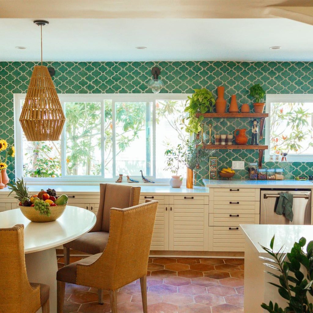 @thejungalow: Ready for a little before and after action? This is the condo my sis @faithblake…