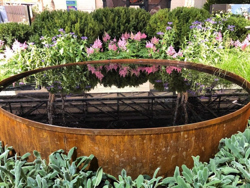 @gardendesignmag: Blog We Love: Thinking Outside the Boxwood.
.
@nickmccland shares more about his…