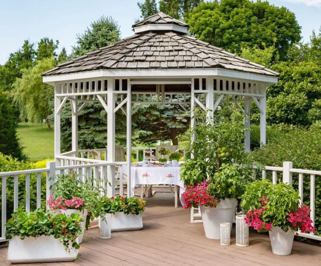 Do you incorporate edible plants within your landscape?
.
This season would be a...