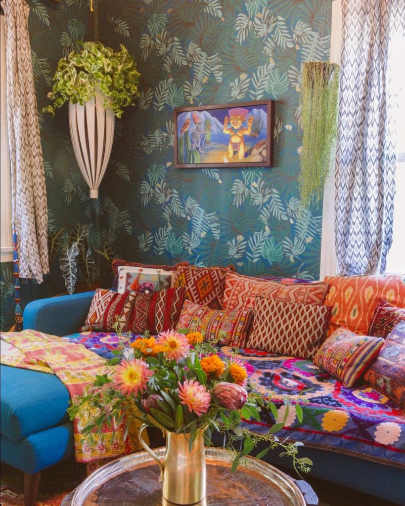 Never enough pillows, plants or pattern! #jungalow ...