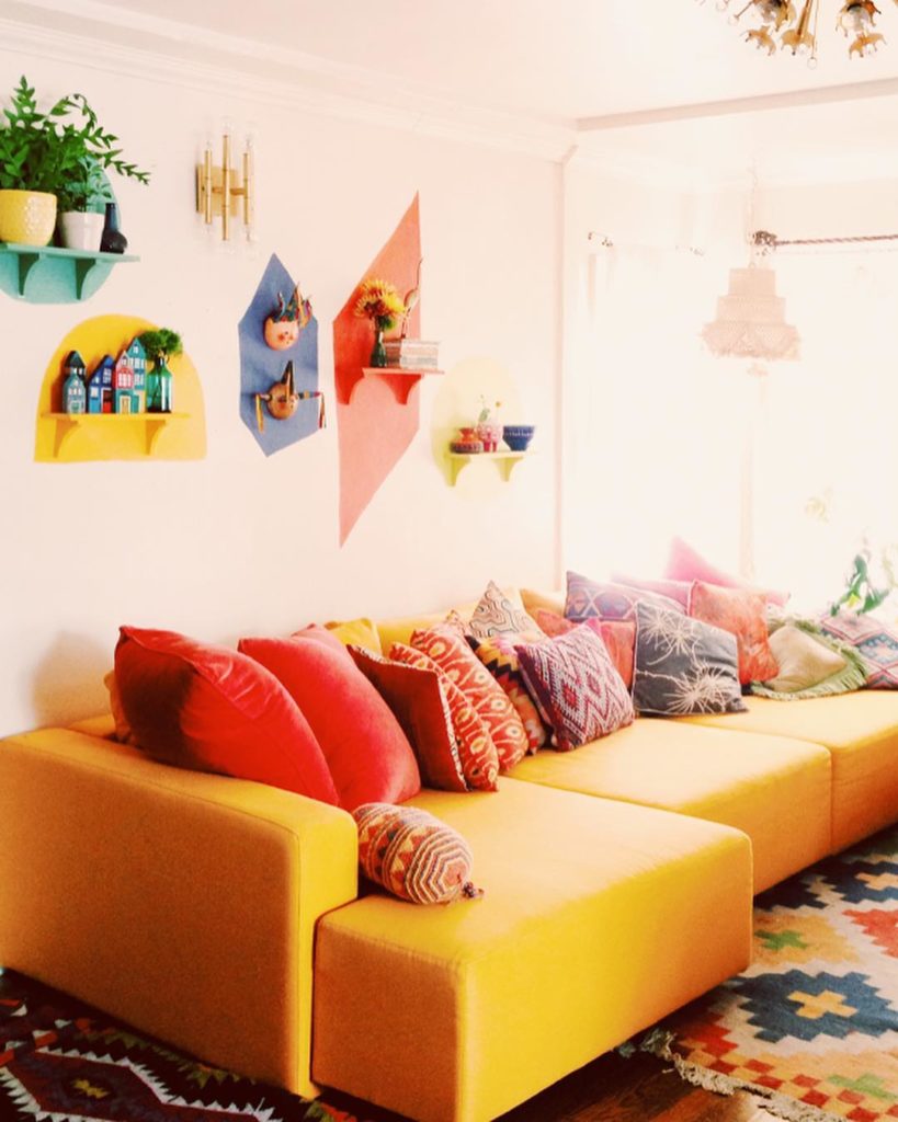 Who remembers this #jungalow classic: Spot on a Wall? Swipe to see how @plantson...