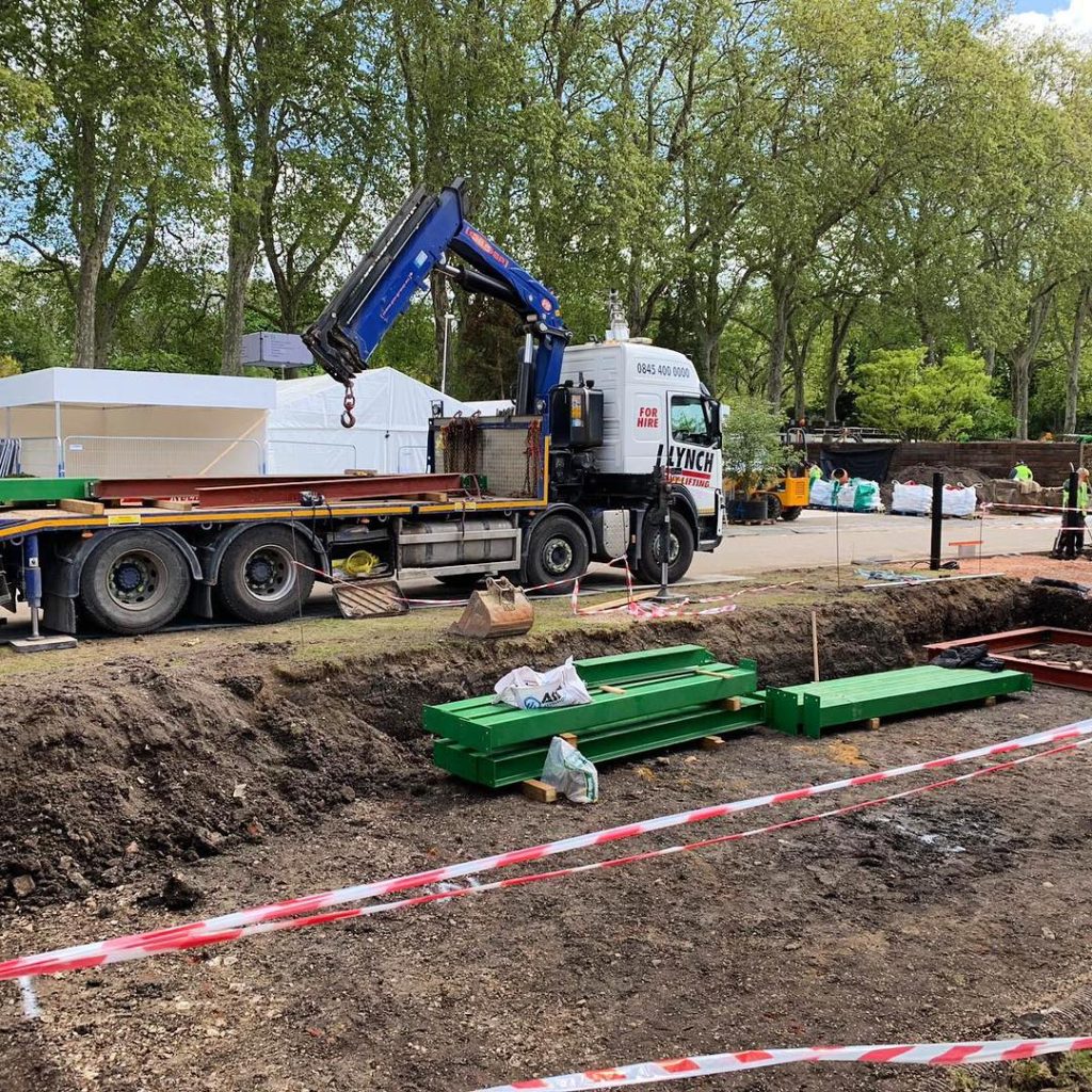 kategouldgardens: The greenery has started to arrive . OK, so its not the soft pretty green ‘plant… The greenery has started to arrive . OK, so its not the soft pretty green ‘plant...