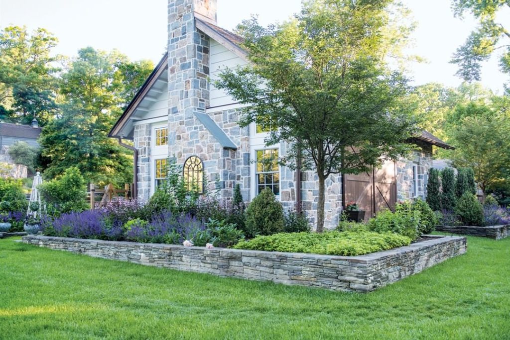 gardendesignmag: Designer We Love: susancohan overcame obstacles such as a steep slope, poor drai… Designer We Love: susancohan overcame obstacles such as a steep slope, poor drai...