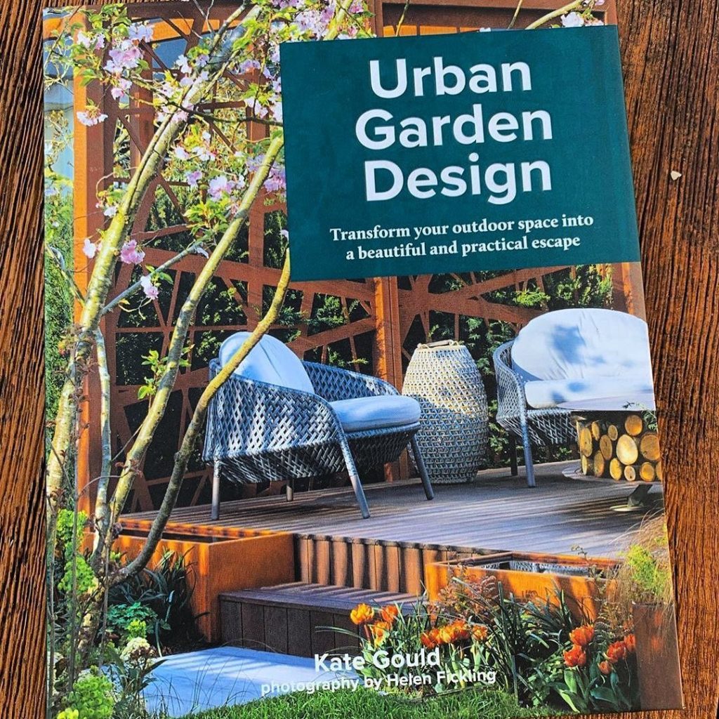 Thank you @bengtssondesign for making this ‘international’  #gardendesign #urban...