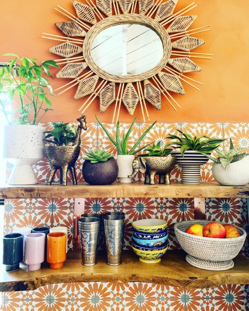 thejungalow: How to style open kitchen shelves the jungalicious way:
1. Collect a bunch of… How to style open kitchen shelves the jungalicious way:
1. Collect a bunch of...