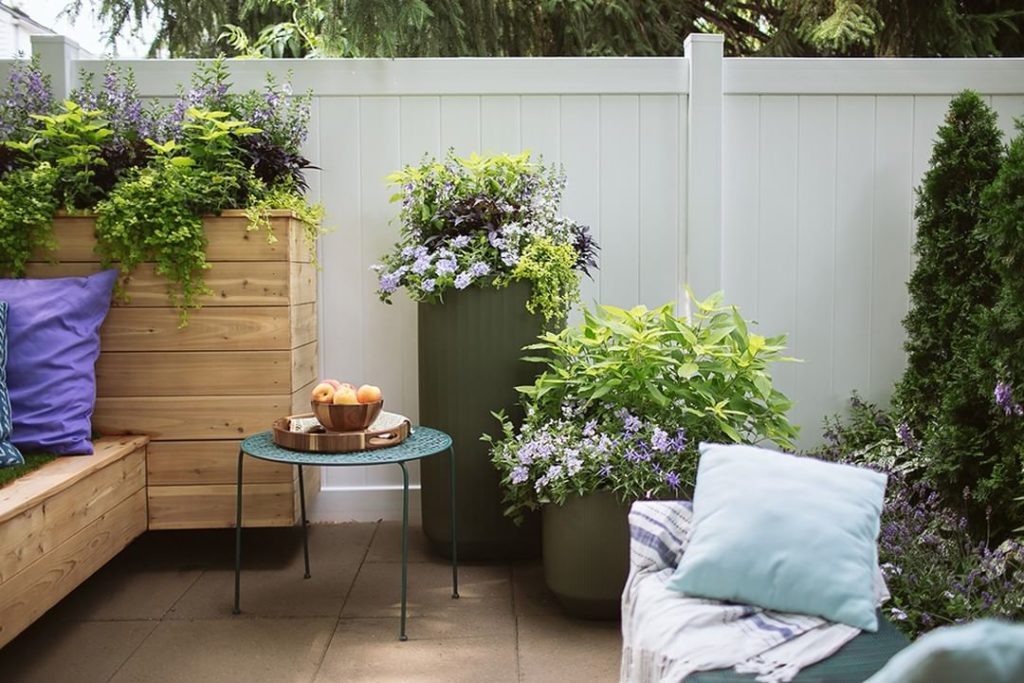 Looks like a great spot to read, relax, and just be. (taking a deep breath)
.
.
...