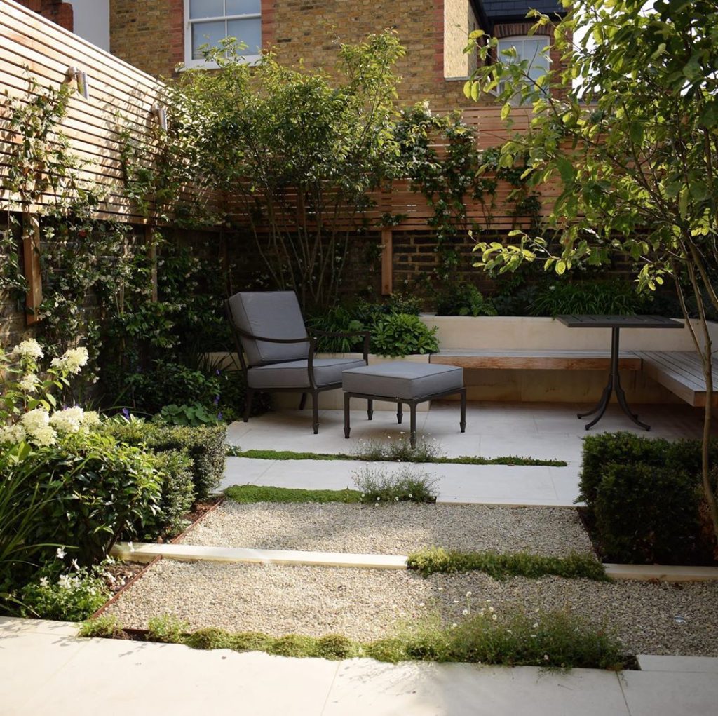 Cosy little #courtyardgarden in central #london recently finished #firstseason #...