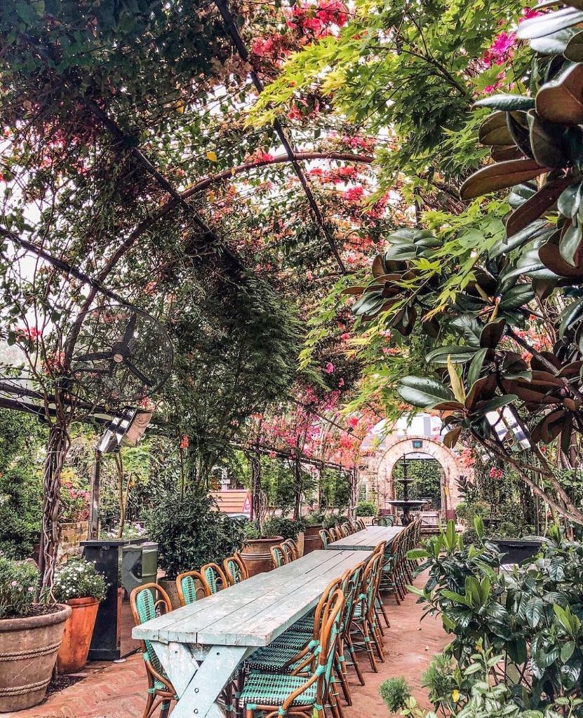 @meanderingcookies is making us wanna have a garden party with all our homies! S...