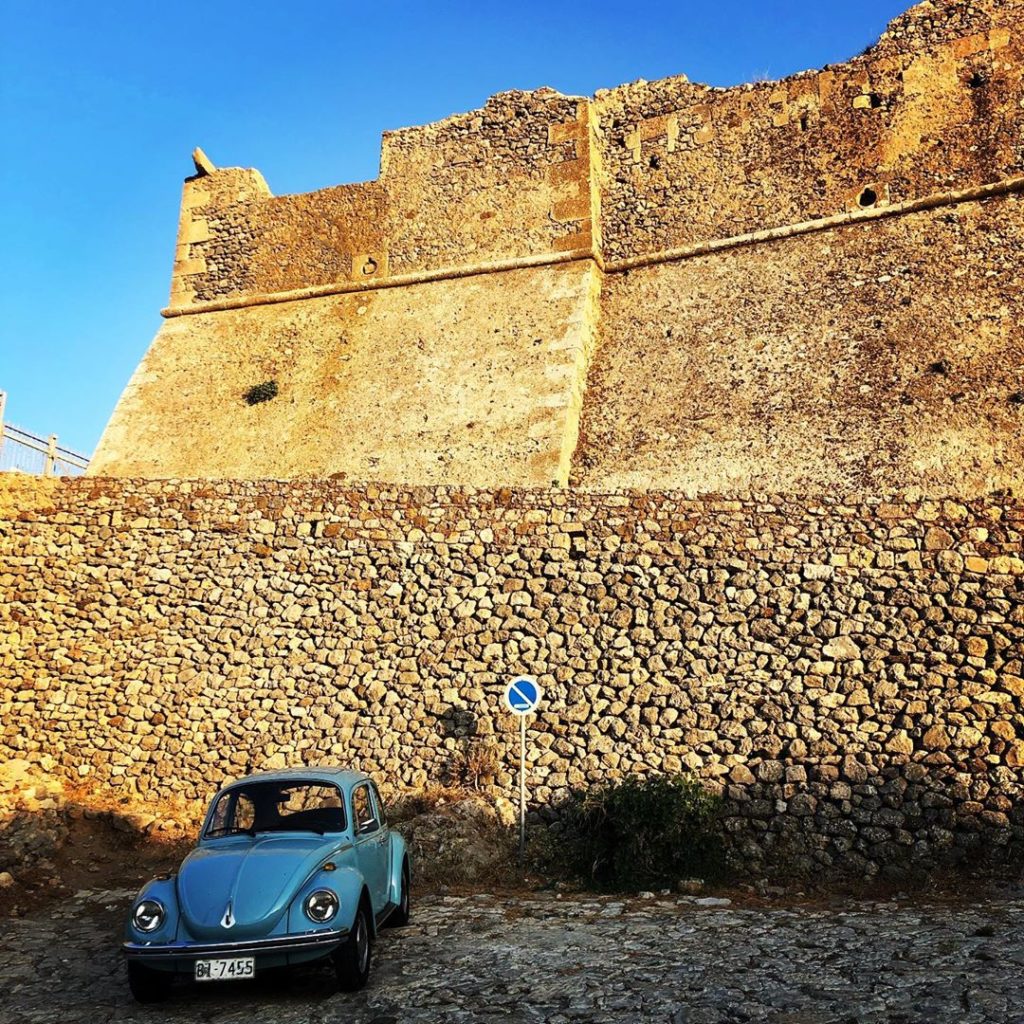 Divieto di sosta #noparking #kythira #kastro...