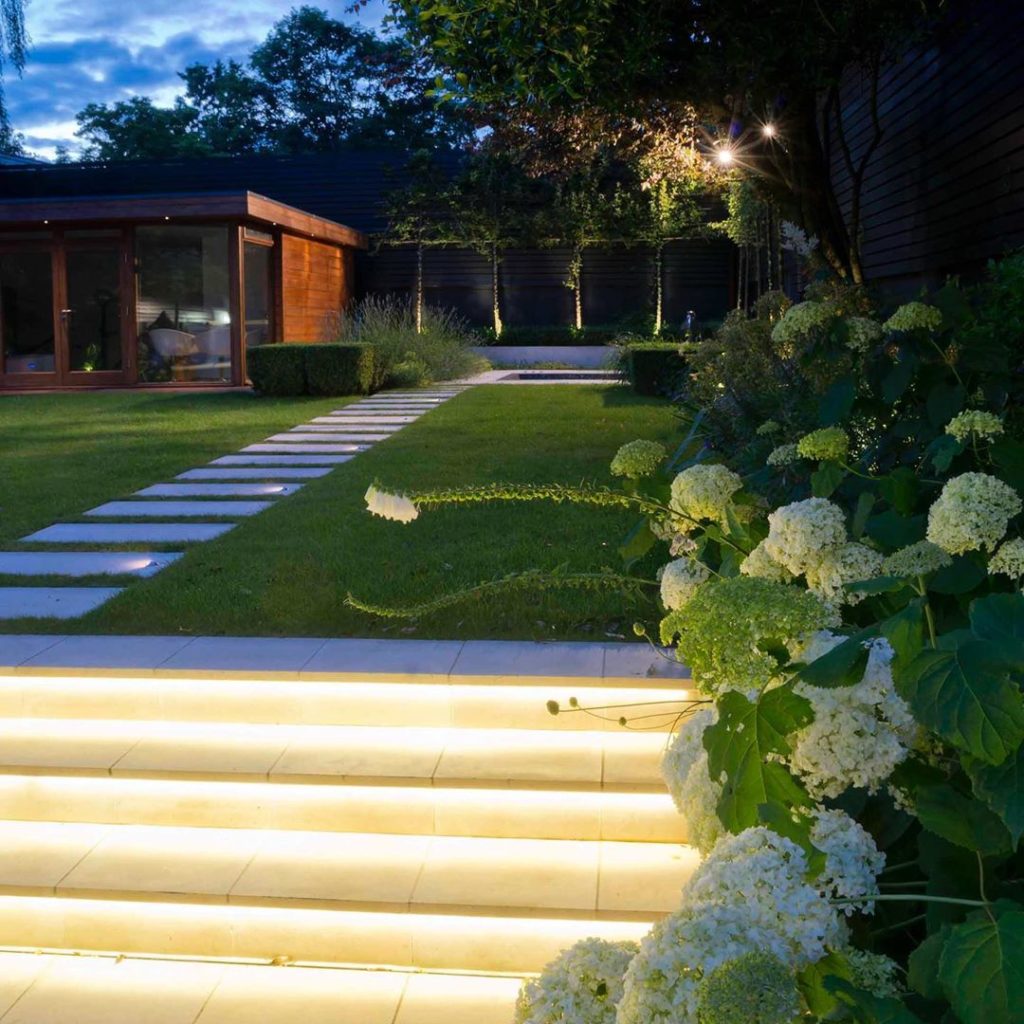 #latesummergarden #hydrangea #limestonepaving #gardenlighting @hcl.gardens #char...