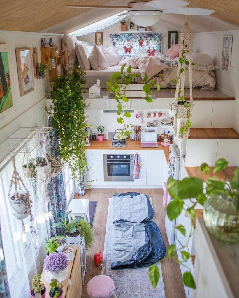 #TinyHome living, plants included.  Photo via @tinymissdollyonwheels...