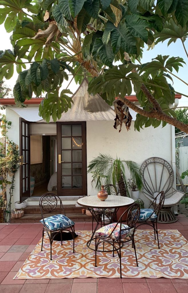 Tour @justinablakeney’s backyard in her #jungalowbytheriver...