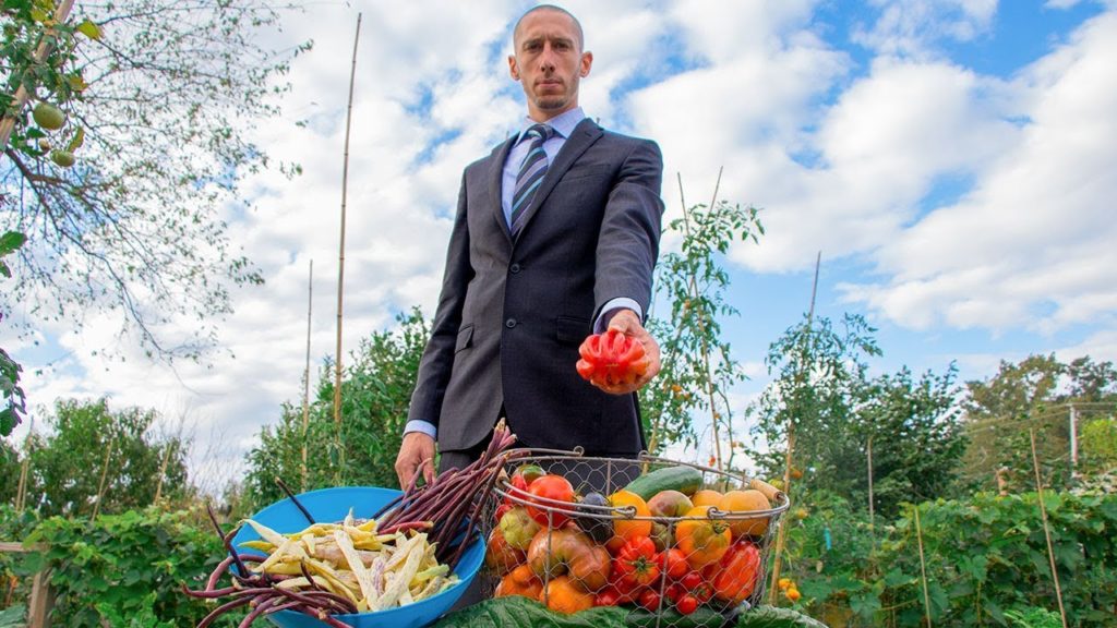 This Guy is Not Your Typical Gardener | September Garden Harvest
