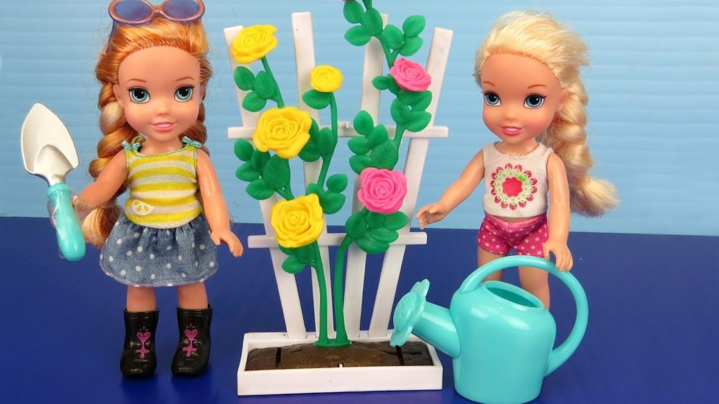 GARDENING ! Elsa and Anna toddlers plant flowers and vegetable seeds GARDENING ! Elsa and Anna toddlers plant flowers and vegetable seeds