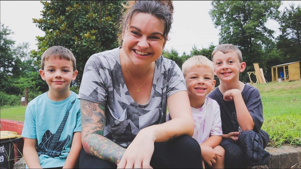 The Summer Garden's Last Day (and a Garden Discovery) | VLOG | Roots and Refuge