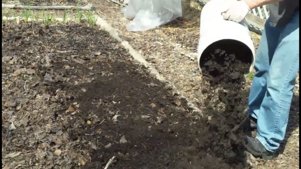 How We Harvest Worm Castings: Easy, Effective, But Slow pt 1.