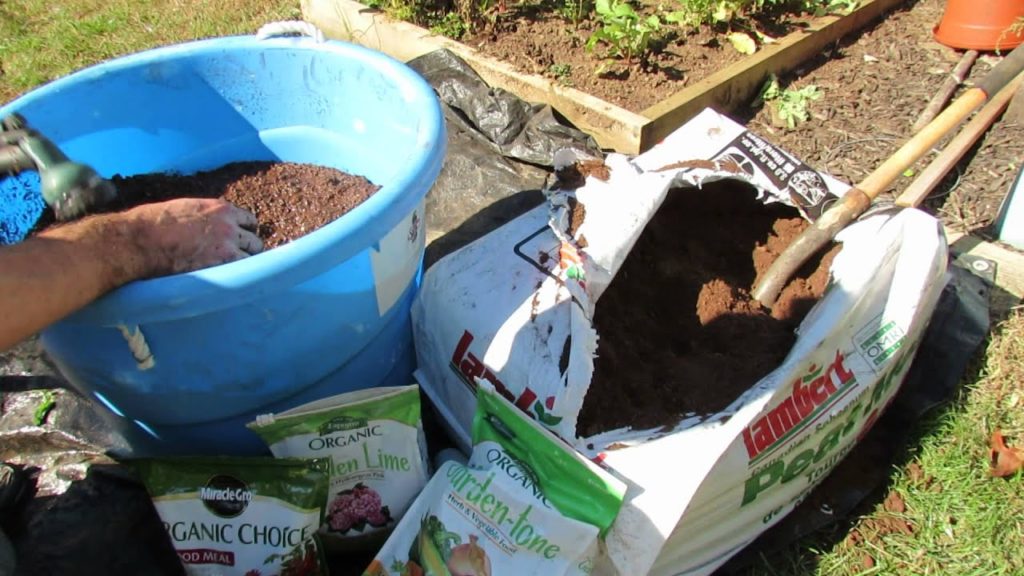Gary Pilarchik: How to Organically Prepare Peat Moss for Container/ Raised Bed Gardens – The Rusted Garden 2013 How to Organically Prepare Peat Moss for Container/ Raised Bed Gardens - The Rusted Garden 2013