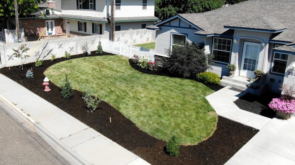 Garden Answer: Landscape Makeover Part 4: Planting Some Summer Color & Mulching! 🌸🙌// Garden Answer Landscape Makeover Part 4: Planting Some Summer Color & Mulching! 🌸🙌// Garden Answer