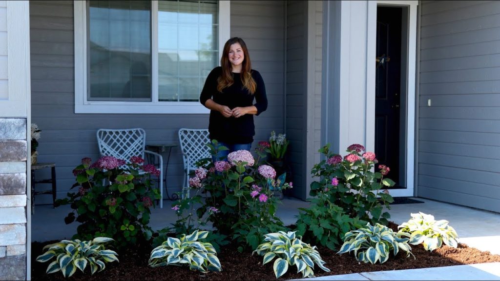Planting a Front Garden Bed for a Friend! 🌿 🌸 // Garden Answer