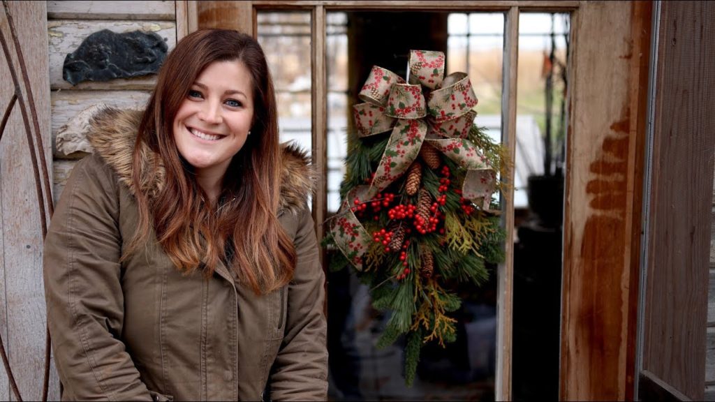 DIY Christmas Door Swag 🌲😍// Garden Answer