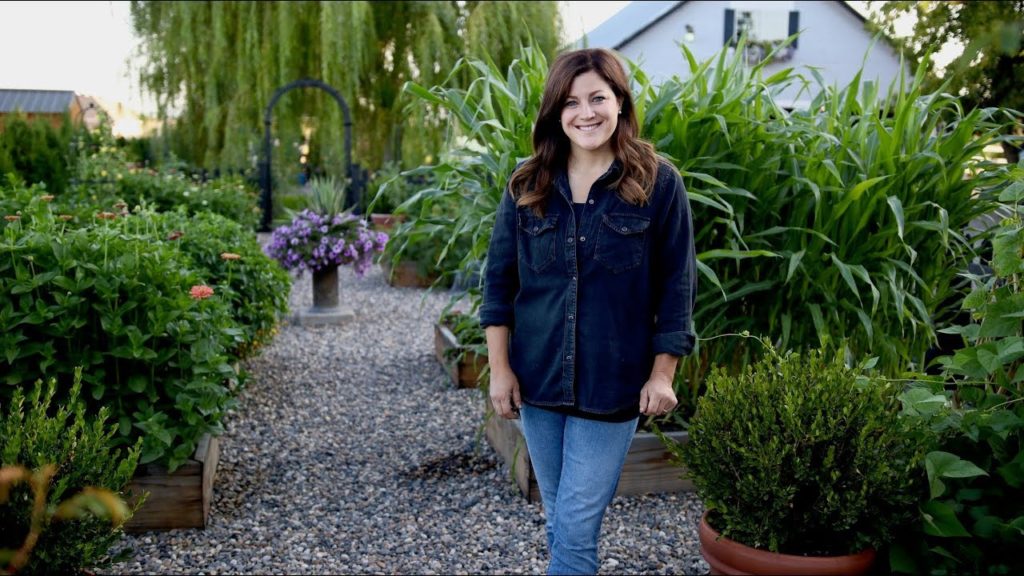 August Vegetable Garden Tour! 🍅🥕🌽// Garden Answer