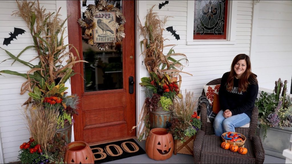 Garden Answer: Decorating our front porch for Fall/Halloween! 🎃👻// Garden Answer Decorating our front porch for Fall/Halloween! 🎃👻// Garden Answer