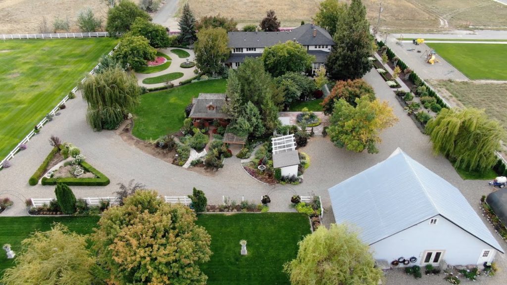 End of Season Garden Tour (The Elm Tree is Gone) 🌳// Garden Answer