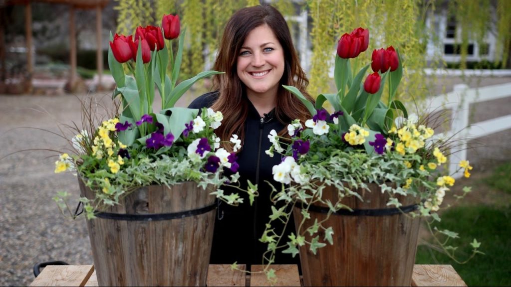Spring Arrangement with Tulips // Garden Answer