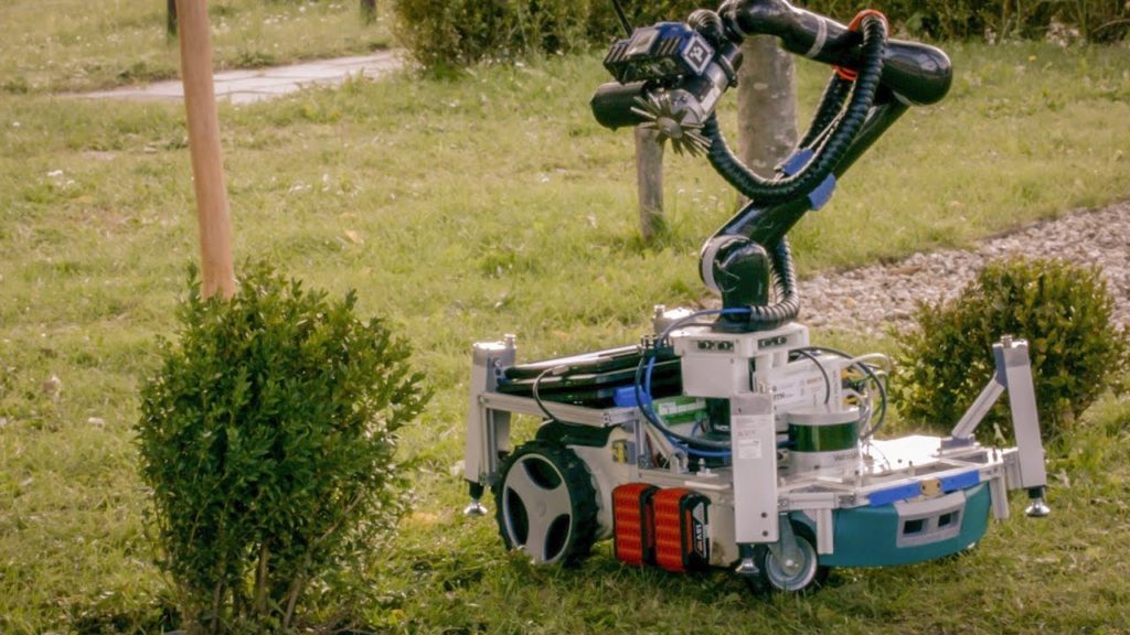 This Handy Robo-Gardener Wants to Shape Up Your Lawn