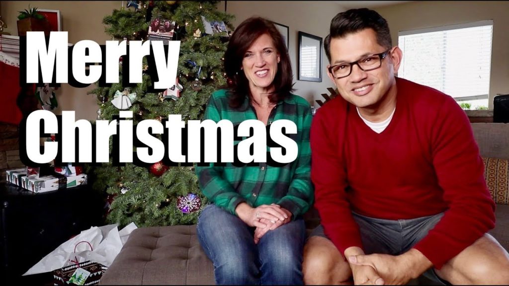 Holiday Centerpiece, Leaves, Cinnamon Rolls & Christmas Lights  // A Day in the Life of CaliKim #7