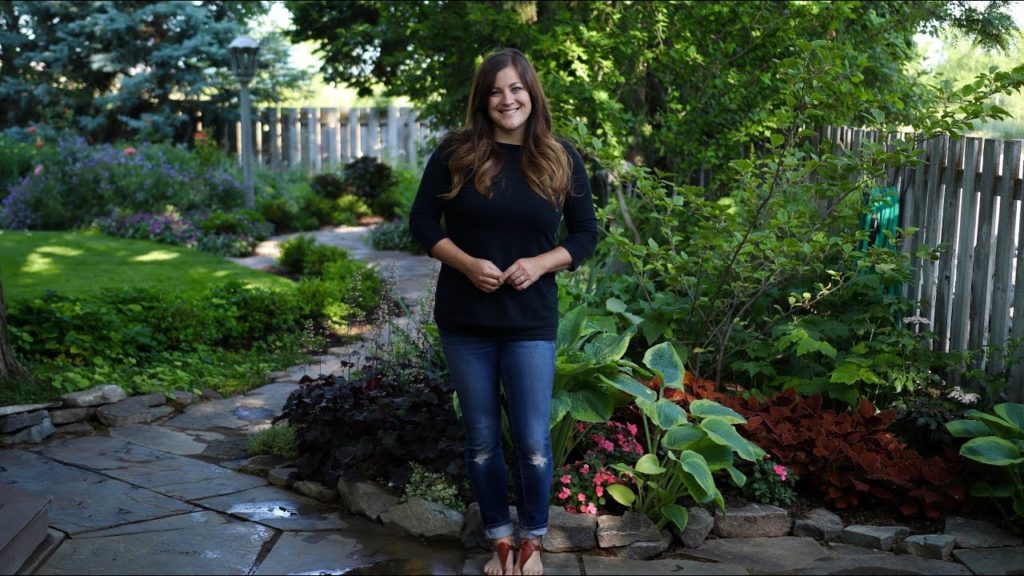 Tour of my Parent's Garden June 2018 🌿🌼🌺// Garden Answer