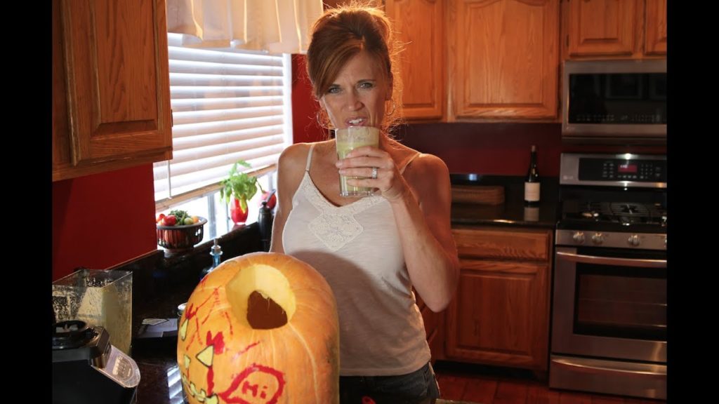 How to Make a Green Pumpkin Pie Smoothie