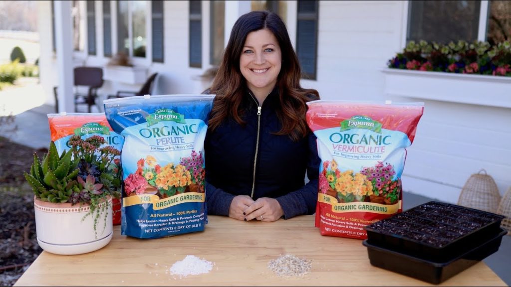 Garden Answer: Perlite vs. Vermiculite. What’s the Difference? 🧐👍// Garden Answer Perlite vs. Vermiculite. What’s the Difference? 🧐👍// Garden Answer