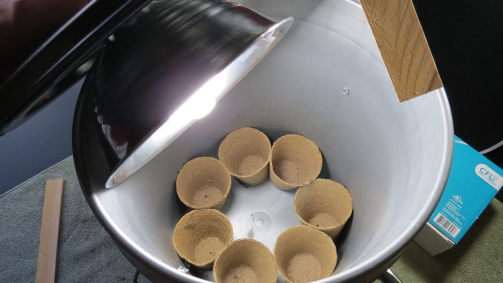 A Quick Vegetable Grow Light Box from a 5 Gallon Bucket: Apply the Principle! - TRG 2015