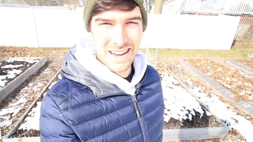 MIgardener: Clean With Me – The Garden and Yard are a MESS! Clean With Me - The Garden and Yard are a MESS!