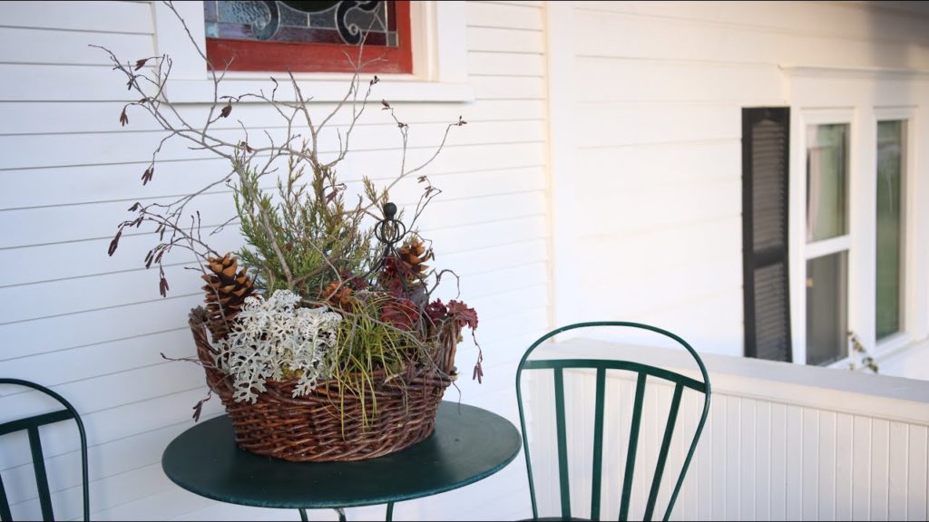 Making a Winter Arrangement for Our Front Porch! 🥰🌲// Garden Answer