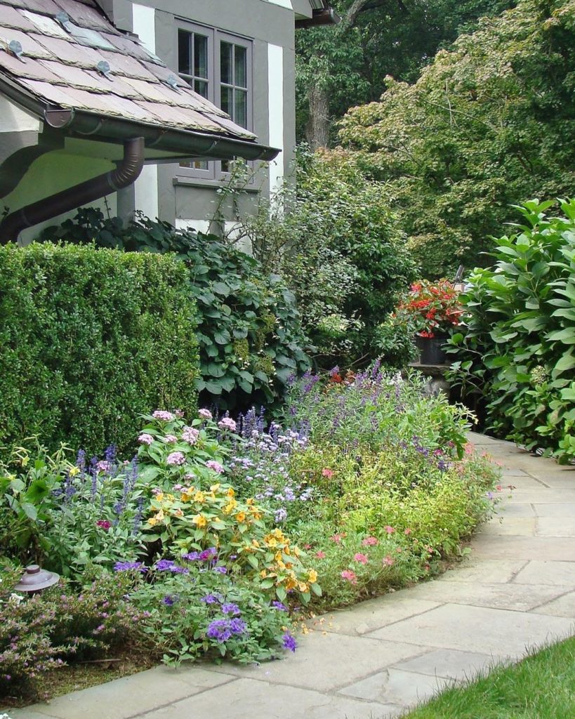gardendesignmag: Do cottage gardens make you swoon? Make sure you’re signed up for our newsletter… Do cottage gardens make you swoon? Make sure you’re signed up for our newsletter...