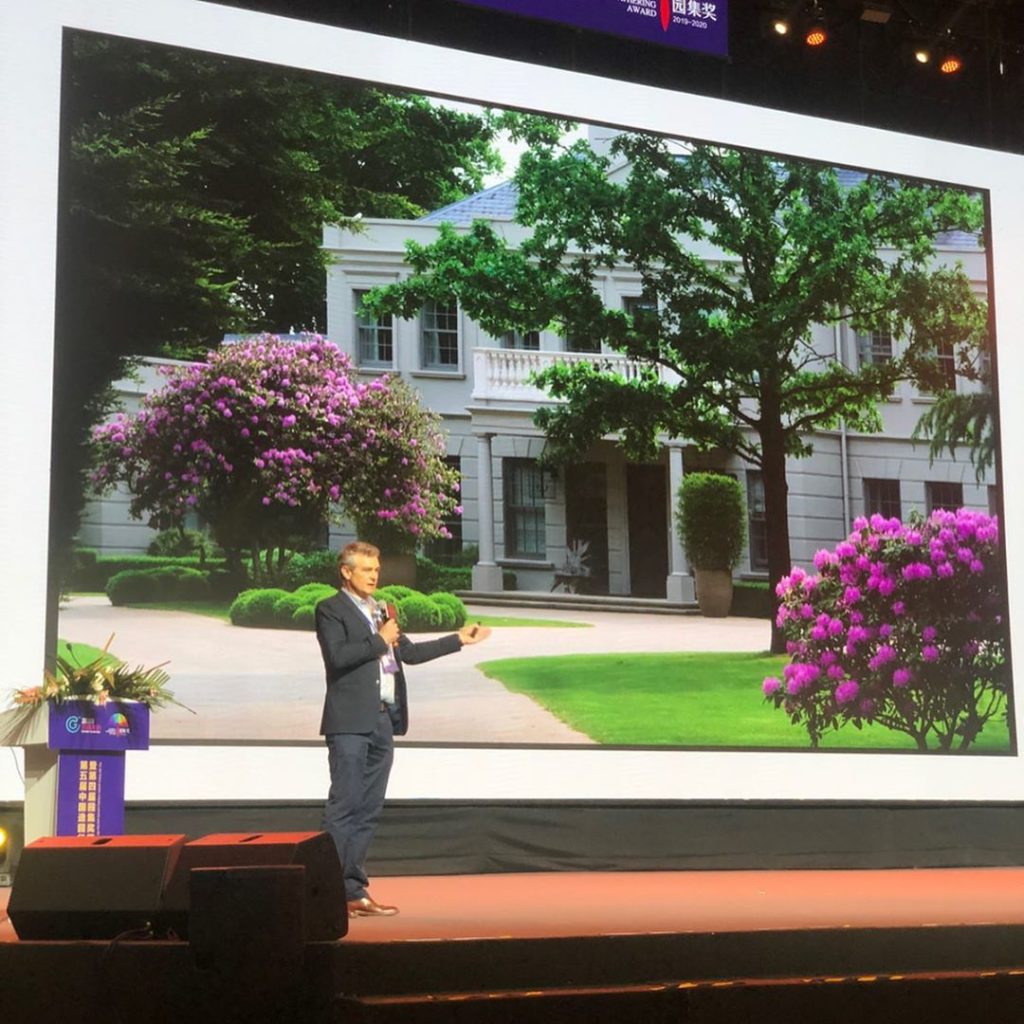 Thank you the Chinese Garden Gathering for asking my to talk to you today! A hug...