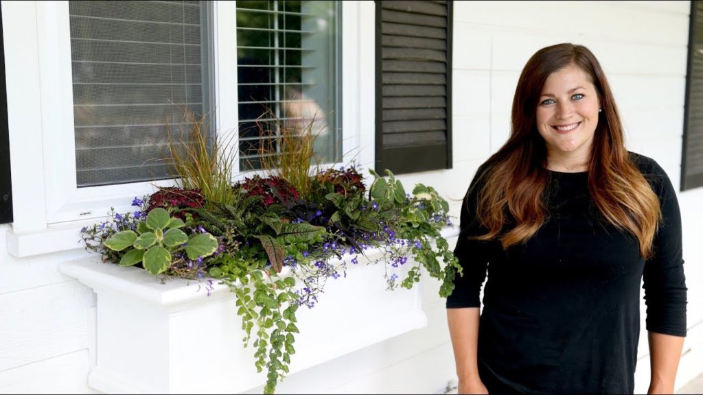 Planting Another Shade Windowbox 🌿 // Garden Answer