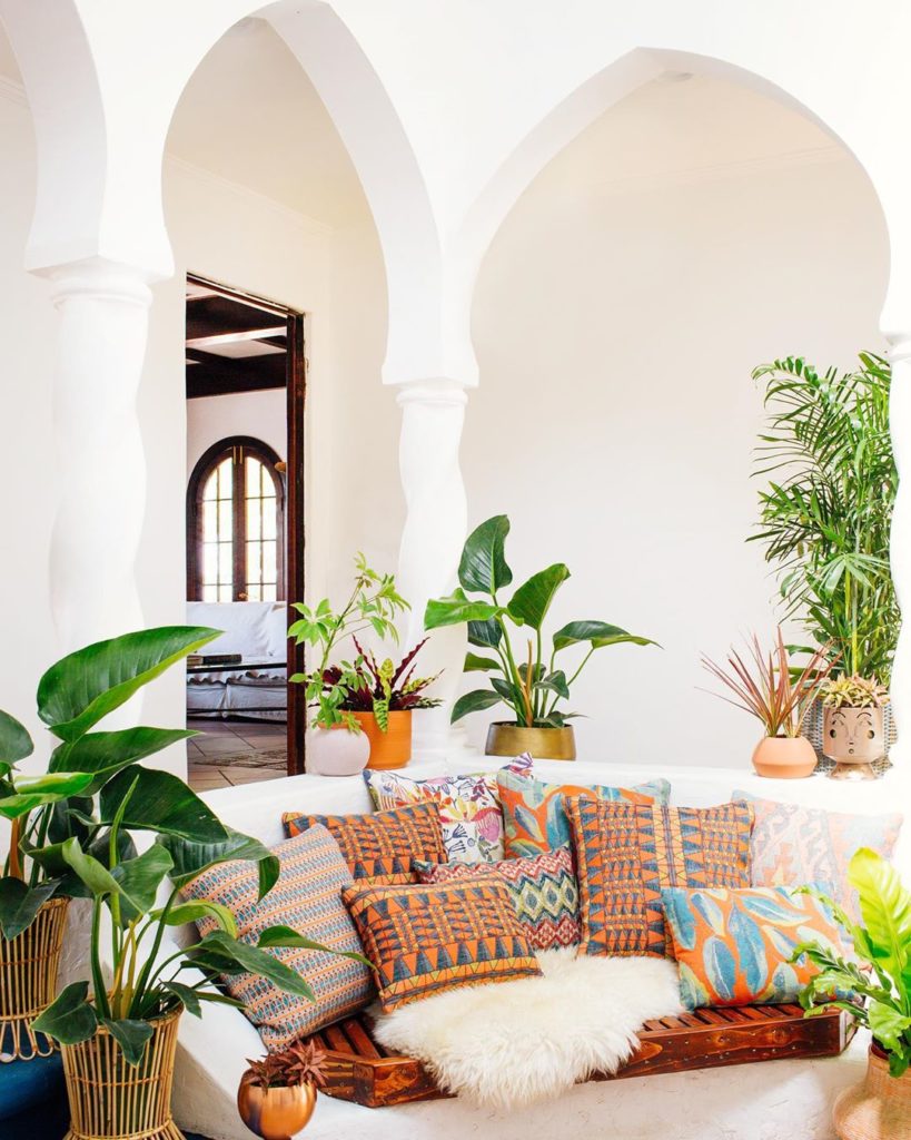 When pillows, pattern and plants are life #jungalow...
