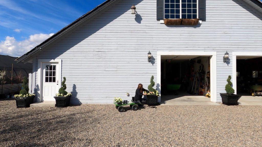 Garden Answer: Spray Paint Container Makeover! 😍🌿🙌// Garden Answer Spray Paint Container Makeover! 😍🌿🙌// Garden Answer