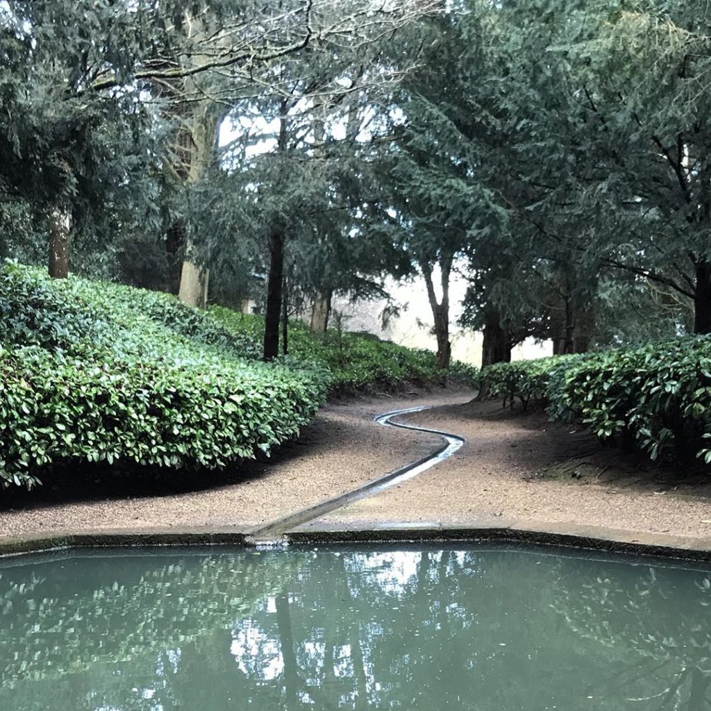 Such restraint #timeless #favouriteplace #williamkent #rousham .
. . .
.
.
.
#la...