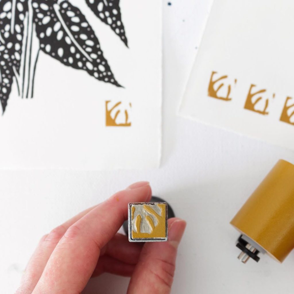 livingpattern: I always admired the seals artists use in block prints as decorative additions t… I always admired the seals artists use in block prints as decorative additions t...