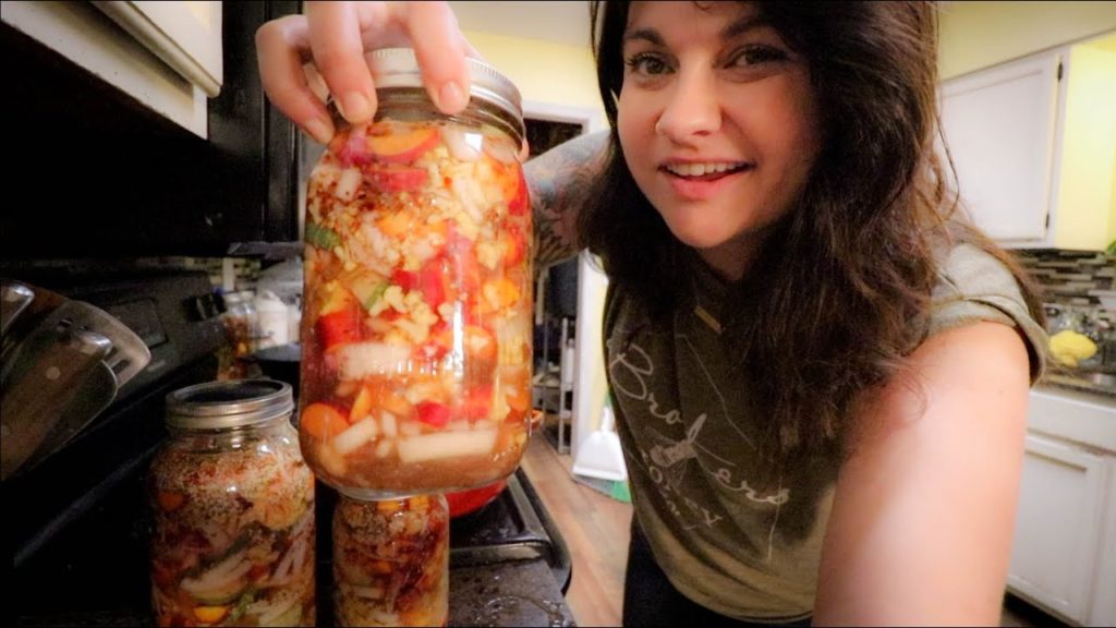 I don't like eating slugs (And a quick pickle recipe) | VLOG