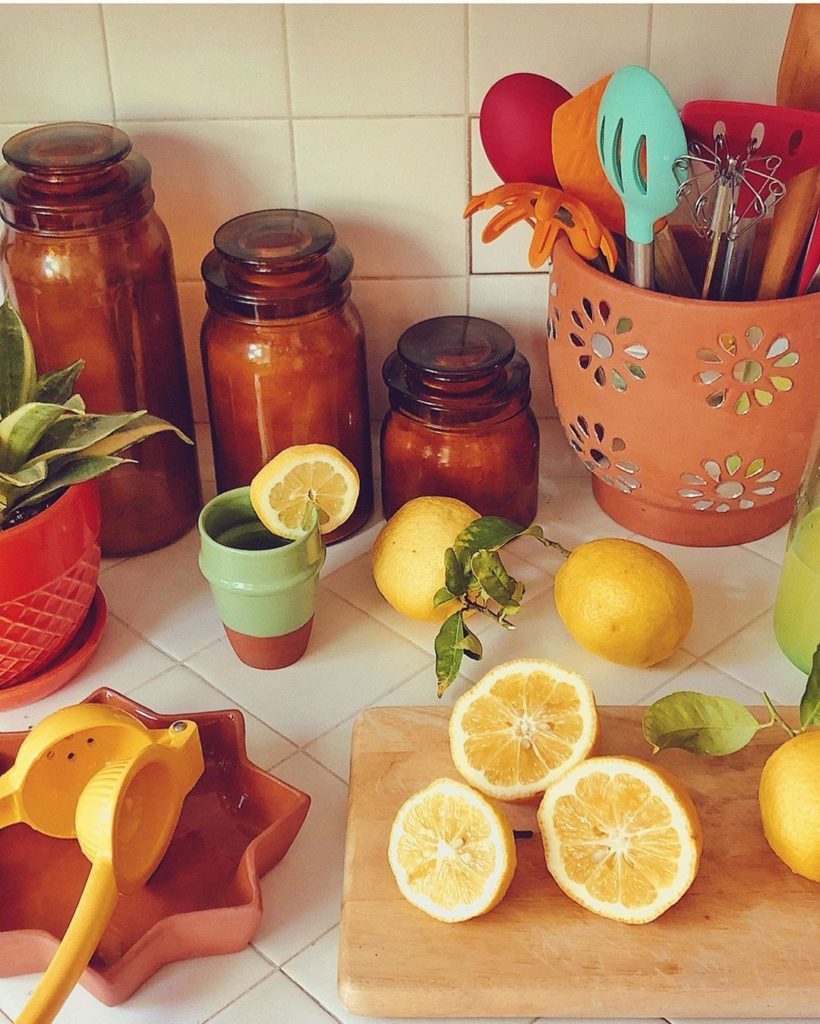 When life gives you lemons, @pipermenell makes sure to have the cutest kitchen s...