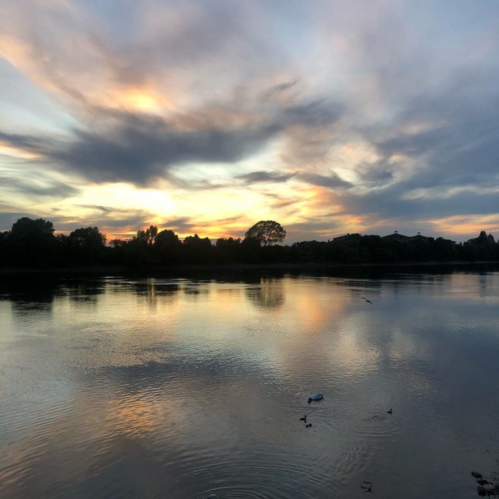Fulham sunset over the Thames...