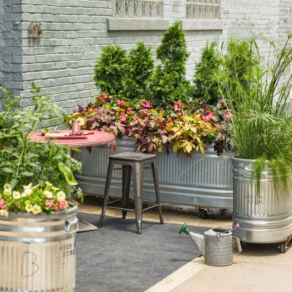 gardendesignmag: Wish we were here right now!
.
A portable garden is a great way to change up you… Wish we were here right now!
.
A portable garden is a great way to change up you...